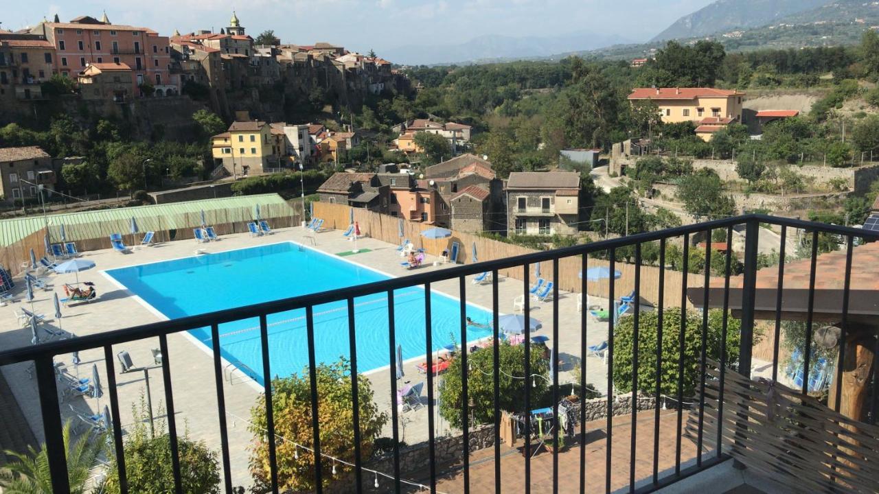 Bed and Breakfast Le Rocce SantʼAgata deʼ Goti Exterior foto