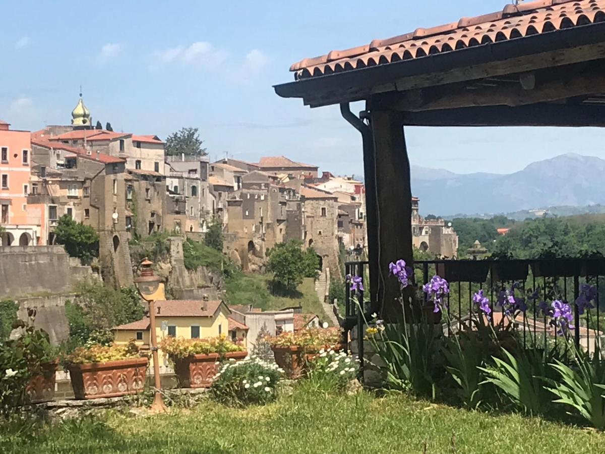 Bed and Breakfast Le Rocce SantʼAgata deʼ Goti Exterior foto