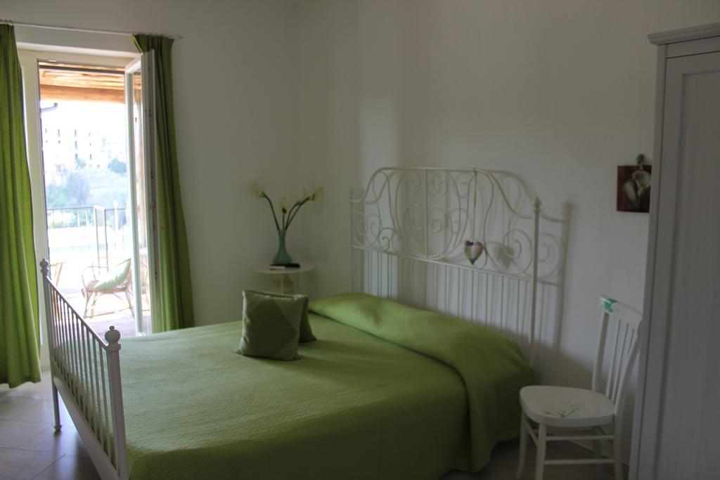 Bed and Breakfast Le Rocce SantʼAgata deʼ Goti Exterior foto