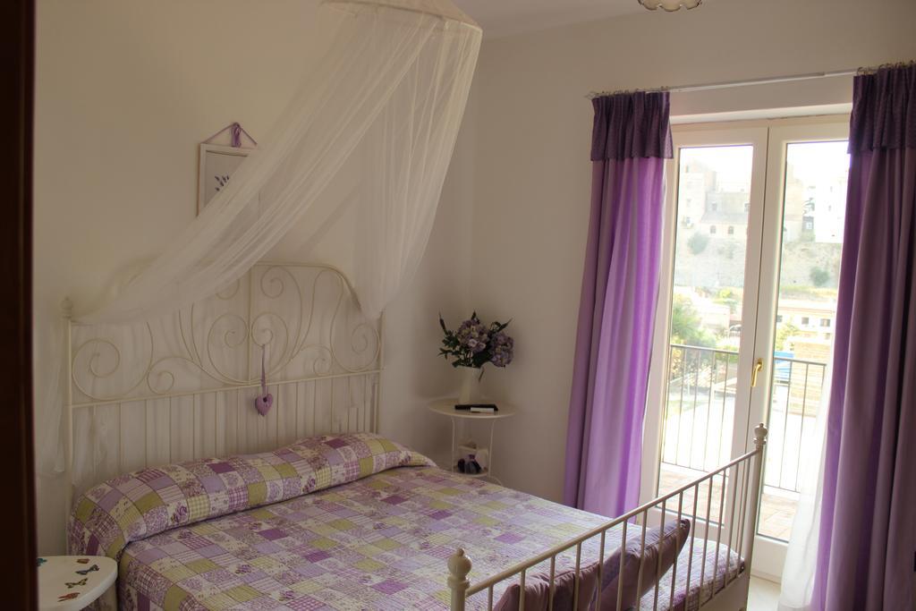 Bed and Breakfast Le Rocce SantʼAgata deʼ Goti Exterior foto