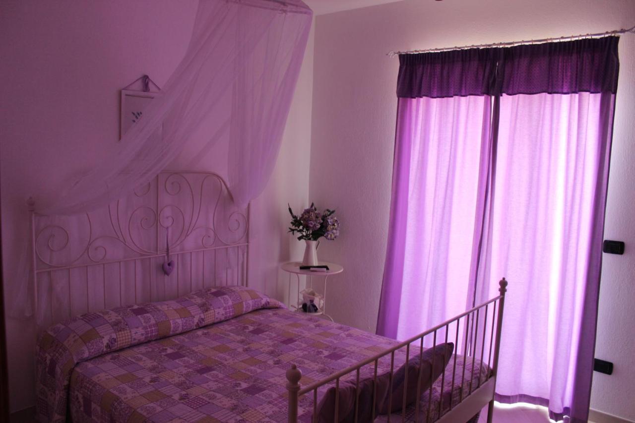 Bed and Breakfast Le Rocce SantʼAgata deʼ Goti Zimmer foto